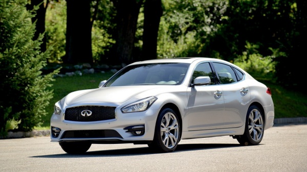 Infiniti Q70 стал стоить меньше двух миллионов рублей