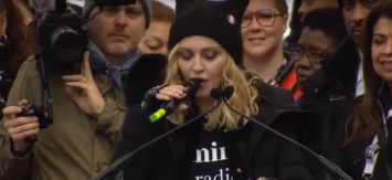 Мадонна "F** k you" Трампа: эпатажная поп-звезда приняла участие в "Марше женщин" (Видео)