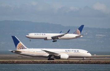 Авиакомпания United Airlines приостановила внутренние полеты из-за компьютерного сбоя