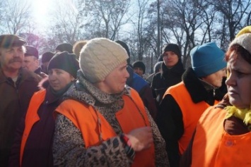 Павлоградские дворники вышли на акцию протеста