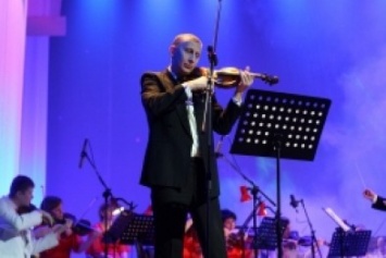 В Каменском выступит первая скрипка театрального оркестра