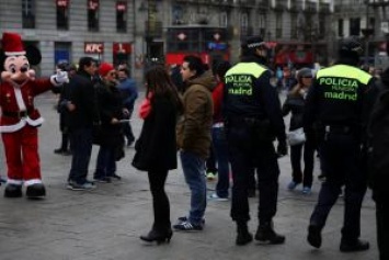 Испания: Минни Маусы обворовывали туристов