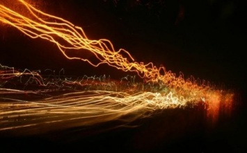 Ученые изобрели камеру, способную увидеть ударную волну движения света