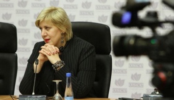 Миятович осудила продолжающееся ухудшение свободы и безопасности СМИ на Донбассе