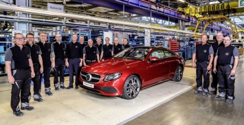 Купе Mercedes-Benz E-Class Coupe нового поколения официально встало на конвейер