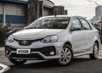 Toyota объявила о начале продаж хэтчбеков и седанов Etios 2018