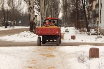 Фотофакт: в Доброполье заработали коммунальные службы