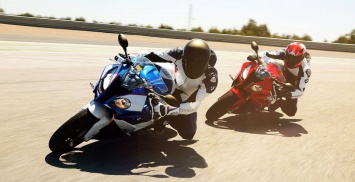 BMW отзывает спортбайки S1000RR