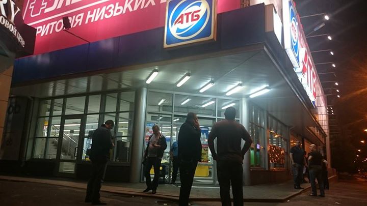 В Харькове неизвестный застрелим мужчину в супермаркете