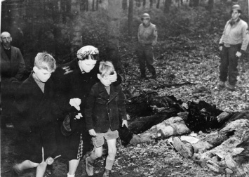 День памяти жертв Холокоста: жуткие фото из концлагерей