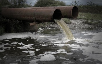 Десантник спас тонущего инвалида из ледяной воды