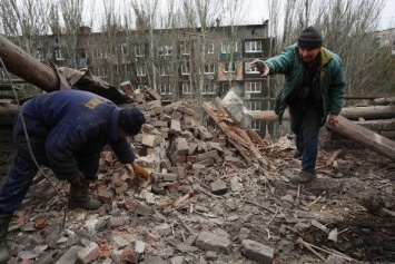 Золотое дно: на развалинах Донбасса пилят международную помощь