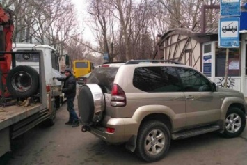 Одесские герои парковки массово лишились своих авто (ФОТО, ВИДЕО)