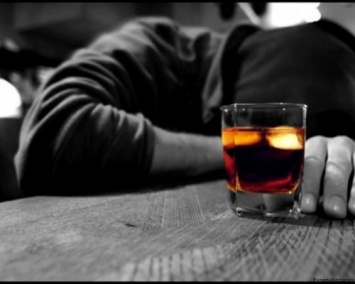Ученые: Употребление алкоголя вместе с кокаином может спровоцировать суицид