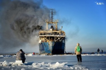 В России неизвестные напали на камбоджийский теплоход. На судне бушует пожар