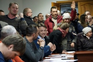 Каменской горизбирком дал старт сбору подписей за отзыв двух депутатов горсовета