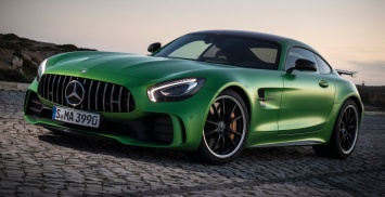 Озвучены австралийские цены 585-сильного купе Mercedes-AMG GT R