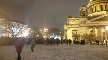 В Петербурге встречи граждан с депутатами хотят прировнять к митингам