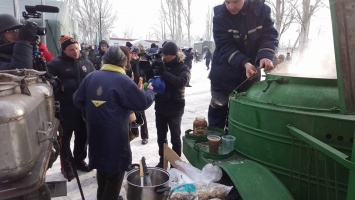 Запорожские волонтеры продолжают помогать жителям Авдеевки