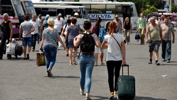 Турист-2016: кто, на чем и зачем приезжал в Крым в течение года