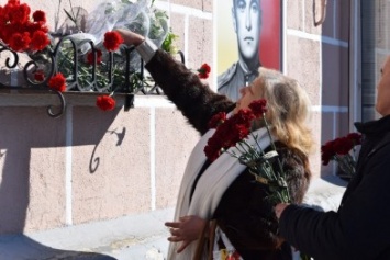 В центре Симферополя прошел траурный митинг в память об Амет-Хане Султане (ФОТО)