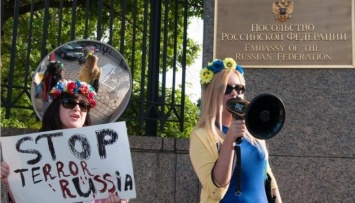 Российское посольство будут пикетировать и в Италии