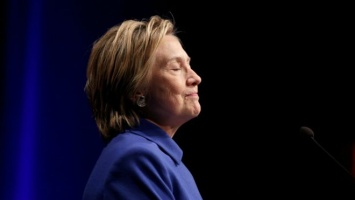 Клинтон начала писать книгу о президентской гонке