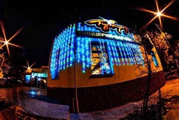 В Черноморске названы победители новогоднего конкурса на лучшее оформление объектов торговли (фото)