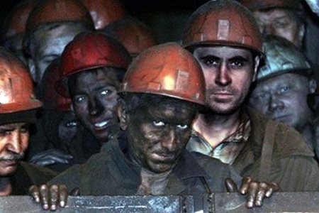 Донецкие шахтеры потребовали зарплату у "новой власти"