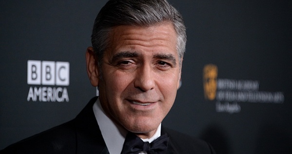 Фонд Джорджа Клуни, поддержавшего евромайдан, финансируется американскими производителями оружия