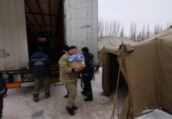 Пункт помощи при Днепропетровском облсовете: в Авдеевку нужны валенки и обогреватели