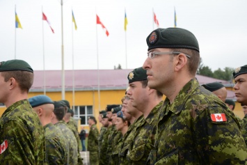 Канаде следует продолжить свое военное присутствие в Украине - СМИ