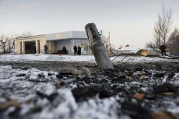 В Авдеевке боевики нанесли артудар по гуманитарным пунктам: 2 мирных жителя убиты, 2 - ранены (+ДОПОЛНЕНО+ФОТО)