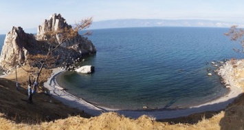 На Байкале сняли на видео столбы подводного огня
