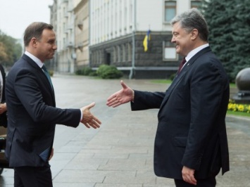 Польский президент Дуда признал, что трижды выговаривал Порошенко за прославление бандеровцев - и все без толку
