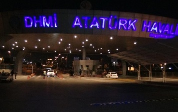 В Стамбуле полиция обстреляла фургон возле аэропорта
