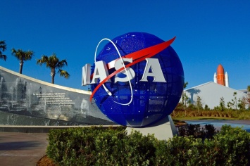 NASA установит переходной шлюз для коммерческих грузов на МКС