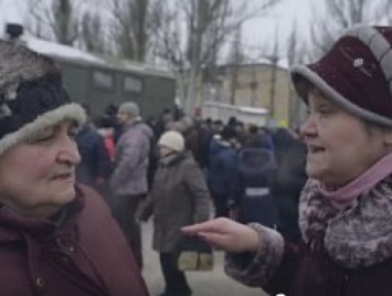 В Авдеевке женщины встали на защиту ВСУ: диалог с линии фронта (видео)