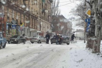 В Мариуполе за полдня произошло три аварии на дорогах (ФОТО)