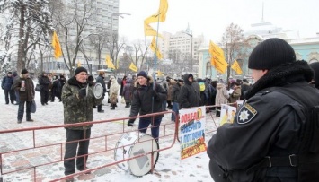 Полиция не позволила митингующим перекрыть Крещатик и Институтскую