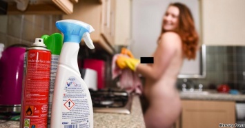 25-летняя мать ради дочери убирает дома голышом. Платят за это $70 в час