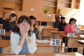 В Крыму сдать ЕГЭ изъявили желание почти 50 родителей выпускников (ФОТО)