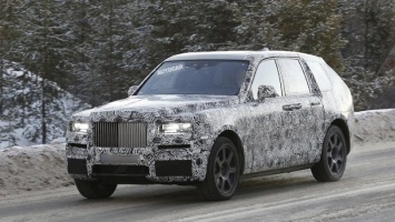 Первый внедорожник Rolls-Royce засняли во время зимних тестов