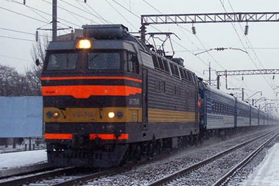 Укрзализныця: движение поездов на поврежденном участке в Луганской области восстановлено