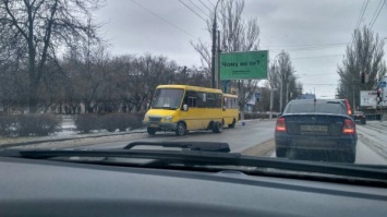 У херсонской маршрутки на ходу отвалилось колесо