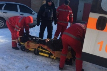 В Кропивницком патрульные спасли человека, который чуть не умер замерзая в снегу