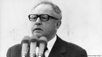 Как киллер компартии стал главным чекистом ГДР
