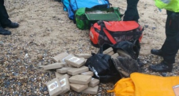 На побережье Великобритании обнаружено более трехсот килограммов кокаина