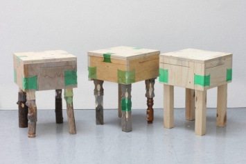 Как починить мебель без гвоздей: дизайнер делает крепления для мебели из пластиковых бутылок