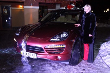 По-богатому: муж Ирины Федишин подарил ей на 30-летие Porsche Cayenne